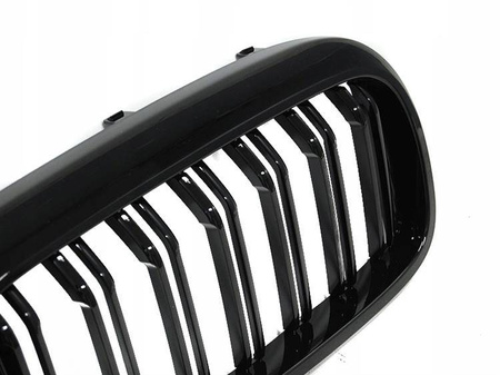 Nyregrill sort glans BMW G30/G31 17-