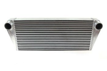 TurboWorks 700x300x76 2,5" intercooler bagpå