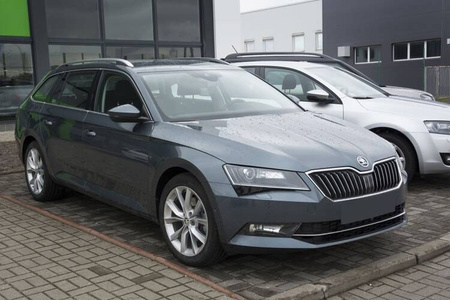 SKODA SUPERB 3 stationcar Sort beskyttelseshætte til bagkofanger (trim)