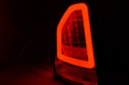 Chrysler 300c 04-08 rød-hvide led-lygter
