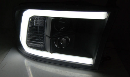 Tube light forlygter Sort til Dodge Ram 09-18